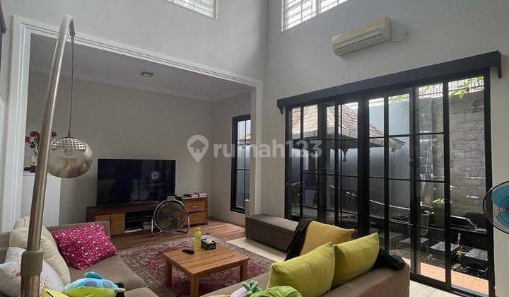 Dijual Rumah 2 Lantai Shm Sudah Renovasi Hadap Tenggara Di Bsd 1