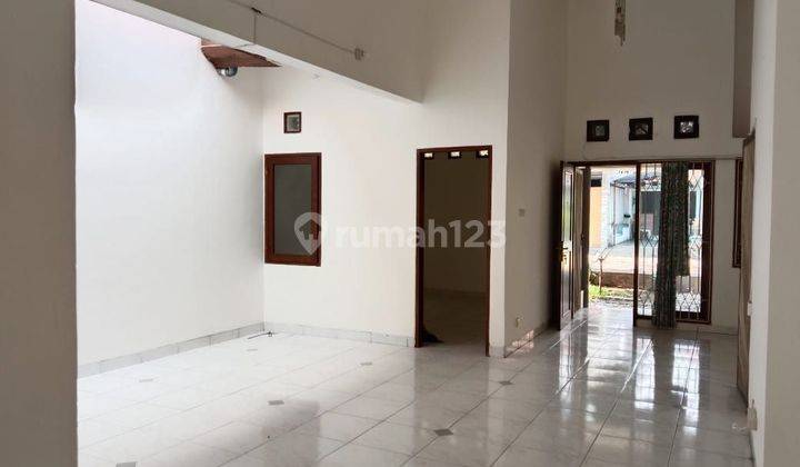 Jual Rumah 2 Lantai Shm Bagus Hadap Selatan 1