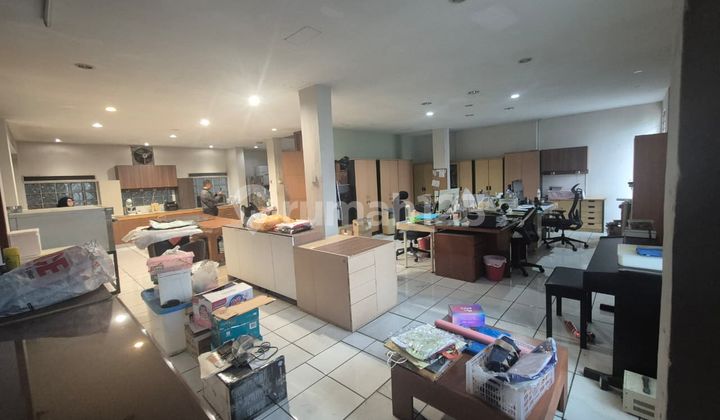 Ruko Strategis di Pusat Kuliner Malam di Kota Bandung