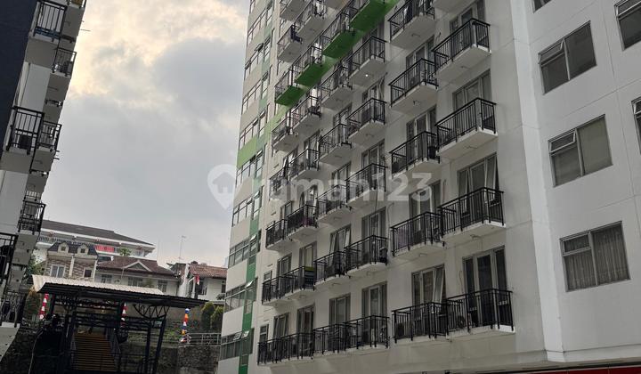 Jardin Apartment Tower B, 2nd Floor, Atrium View 1