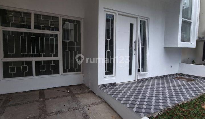 Dijuial Rumah Modern Town House Emerlad Sektor 9 Bagus  1