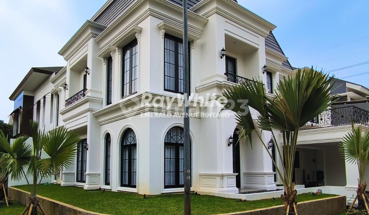 Rumah 2 Lantai Semi Furnished SHM di Kebayoran Residence