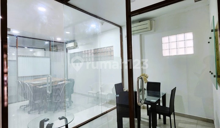 Disewa Ruko 4 lantai jalan Kaji cocok utk kantor di Jakarta Pusat