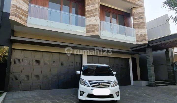 Dijual Rumah Mewah di Kawasan Elite Setra Duta Bandung 1