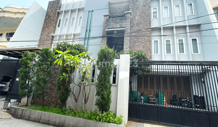 Dijual Rumah 3,5 Lantai Semi Furnished Taman Harapan Indah, Jelambar 1