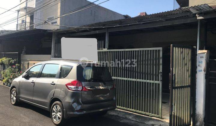 Dijual Rumah di Taman Kota, Jakarta Barat 1