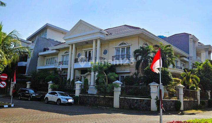 Dijual Rumah Mewah Posisi Hoek di Kelapa Gading 1