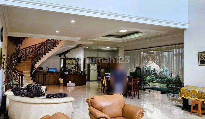 Dijual Rumah Hoek Mewah di Villa Gading Indah, Kelapa Gading 2