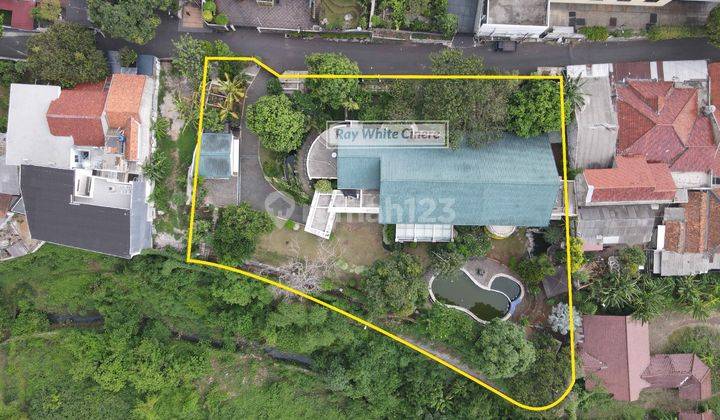 Rumah Terawat di Lebak Bulus Ada Lift Fasilitas Swimming Pool 2