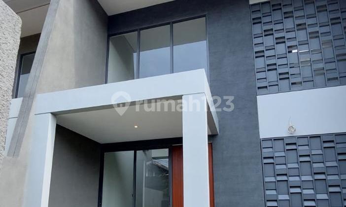 Rumah Baru 2 Lantai Good Design Dalam Komplek di Cinere