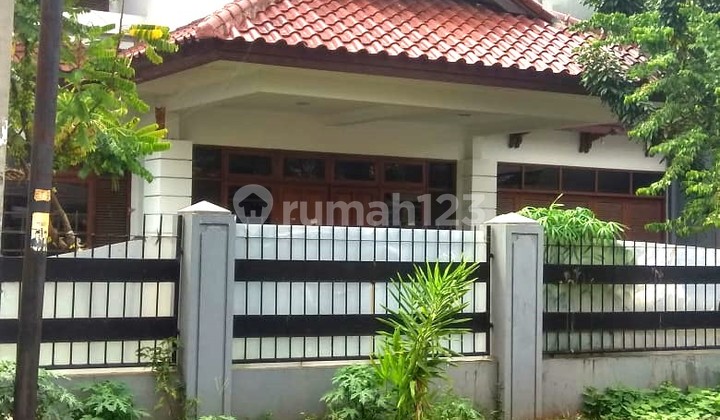 Rumah Lama Terawat Harga Murah Area Tenang di Cipete