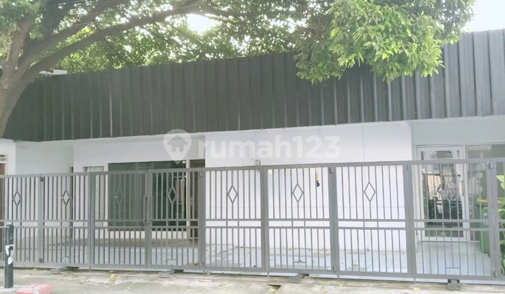 Rumah Pinggir Jalan Raya di Duren Tiga Luas Cocok untuk Usaha 2