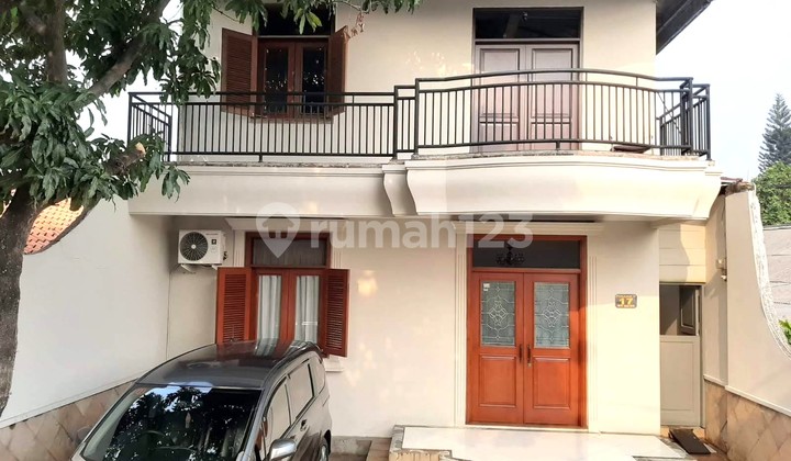 Minimalist House in Pondok Labu, 154 sqm, Near MRT, 2 Floors Minimalist House in Pondok Labu, 154 sqm, Near MRT, 2 Floors