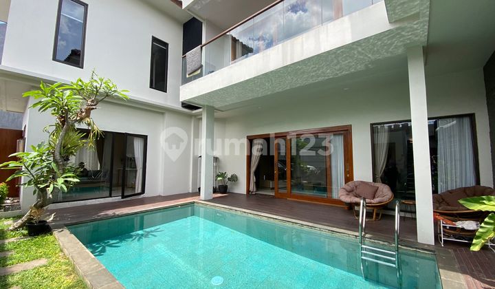Rumah Premium 2 Lantai di Pondok Labu – Kolam Renang & Halaman Luas