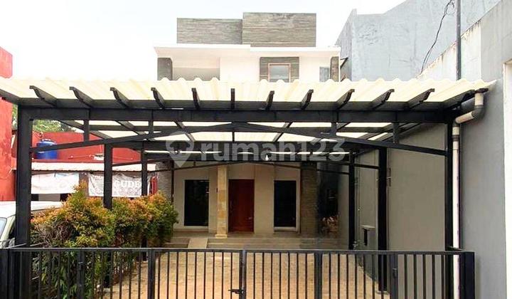 Rumah Minimalis di Cilandak 2,5 Lantai Dekat Ke Ragunan Rumah Minimalis di Cilandak 2,5 Lantai Dekat Ke Ragunan