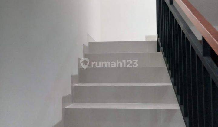 Rumah Minimalis 2 Lantai Dalam Townhouse di Kebagusan 2