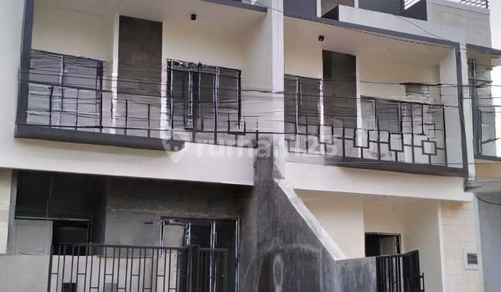 Brand New, Rumah Minimalis Harga Menarik di Komplek Strategis Cinere Brand New, Rumah Minimalis Harga Menarik di Komplek Strategis Cinere