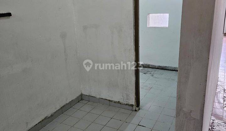 Disewakan Ruko di Cinere Depan Jalan Raya 2 Lantai 2