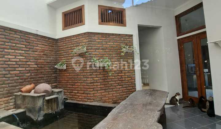 Dijual Rumah Super Cozy di Cinere Posisi Hoek Ada Swimming Pool 2
