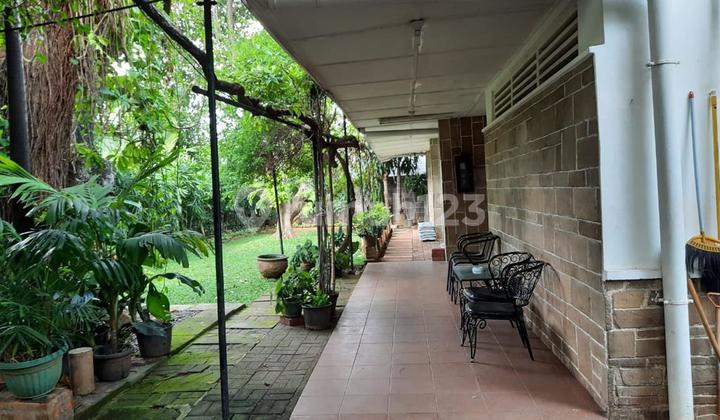 Rumah Super Luas di Lokasi Bagus Kebayoran Baru 1 Km ke MRT