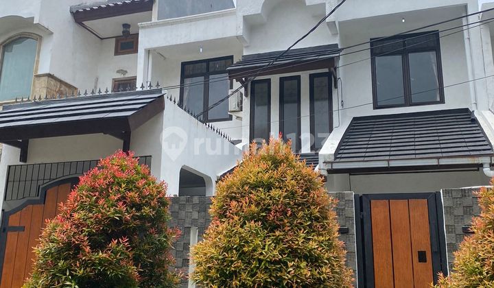 Rumah Minimalis 2 Lantai di Cinere Layout Luas Akses Bagus Rumah Minimalis 2 Lantai di Cinere Layout Luas Akses Bagus