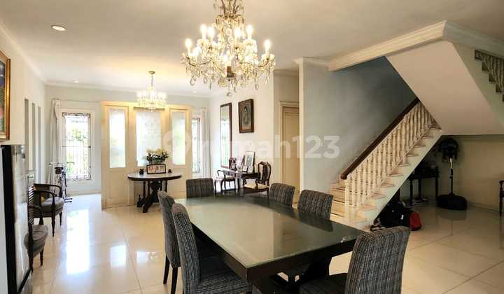Spacious 500m2 2-Story House in Kemang at an Attractive Price Spacious 500m2 2-Story House in Kemang at an Attractive Price