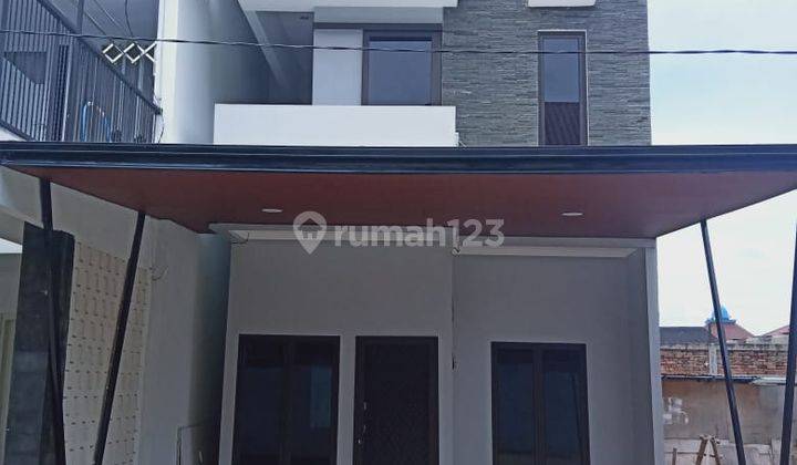 Rumah Minimalis 2 Lantai di Jagakarsa Siap Huni 1