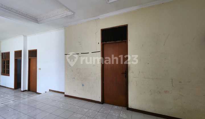 Super Cheap South-Facing House, 150 sqm, Ready to Live In, 2 Floors. 2
