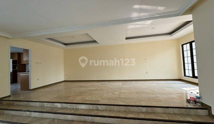 Rumah Sewa di Pondok Indah Fasilitas Kolam Renang 2 Lantai 2