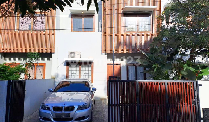 Disewakan Rumah Terawat dan Siap Huni di Cinere 1 Menit ke Pintu Tol Desari 