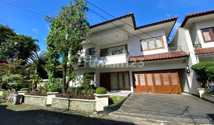 Dijual dan Sewa Rumah Dalam Townhouse Ampera Ada Private Swimming Pool Dijual dan Sewa Rumah Dalam Townhouse Ampera Ada Private Swimming Pool