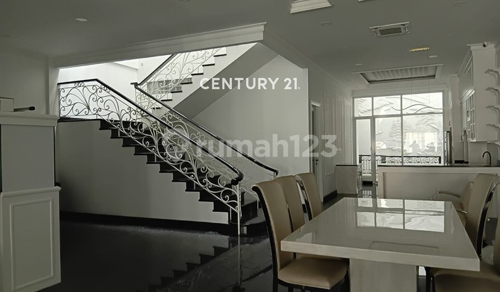 Ready-to-Occupy House in Villa Gading Indah, Kelapa Gading, North Jakarta