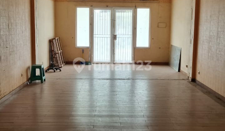 Three-Story Shop House In Grand Palace Kemayoran