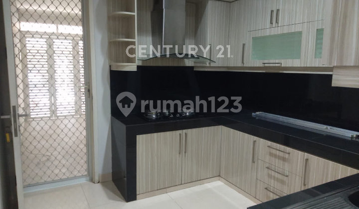 Comfortable 2-Story House in Kelapa Gading Orchard, Asri Complex 2