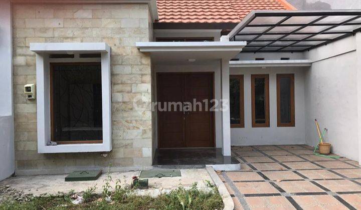 Rumah Cantik Terawat Minimalis Modern Siap Huni Area Antapani  1