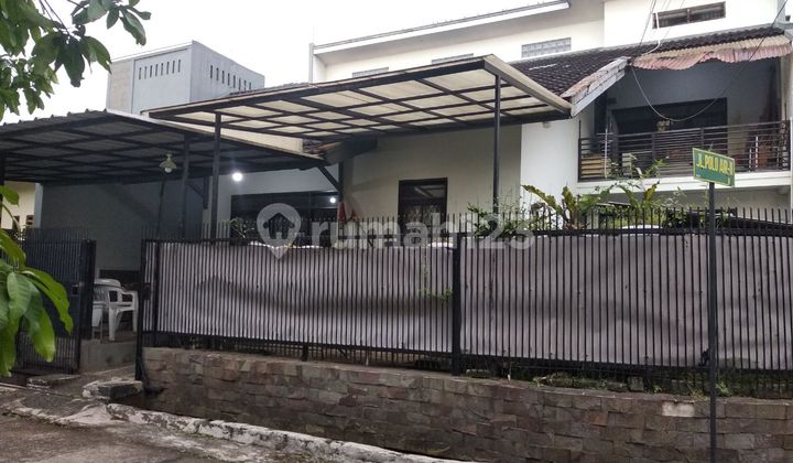Rumah dengan Lokasi Strategis Dekat Griya Arcamanik Bandung Kota Rumah dengan Lokasi Strategis Dekat Griya Arcamanik Bandung Kota