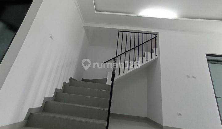 Rumah 2 Lantai Terbaik Premium Dekat Griya Arcamanik,bandung 2