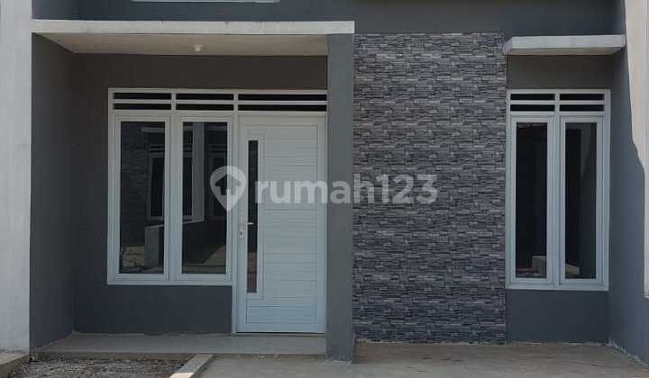 Modern Minimalist House Suitable for Young Couples Near Alun-alun Ciparay Modern Minimalist House Suitable for Young Couples Near Alun-alun Ciparay