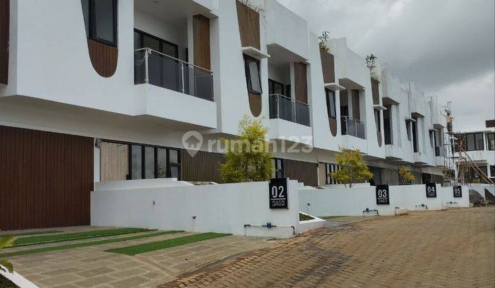 Rumah Lux Semi Villa Di Kawasan Kota Baru Parahyangan Bandung 1