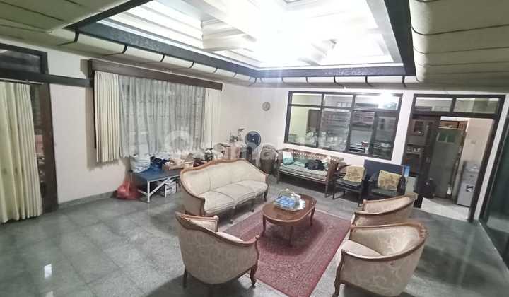 Rumah Classic 1,5 Lantai Terawat Sayap Bkr Tengah Kota Bandung Rumah Classic 1,5 Lantai Terawat Sayap Bkr Tengah Kota Bandung
