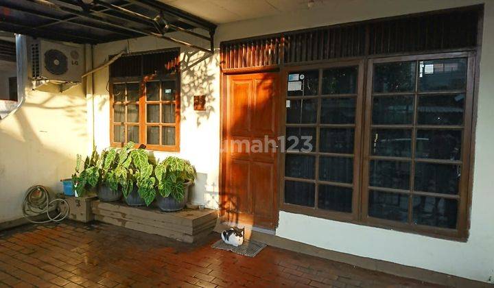 Rumah Lama Terawat Di Antapani Bandung Timur 2