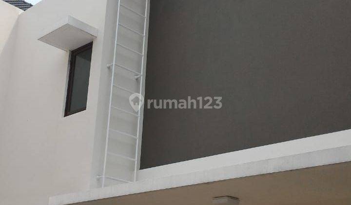 Rumah 2 Lantai Siap Huni Di Sumarecon Gede Bage 2