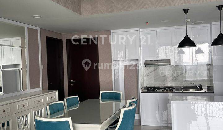 Disewa Apartemen Lexington. 3BR, Private Lift & Furnished. 1