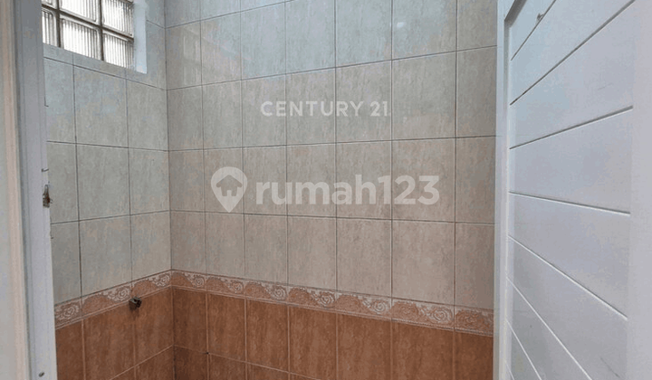 For Sale 4-Story Cideng Shop House Excellent Location Very Strategic 2