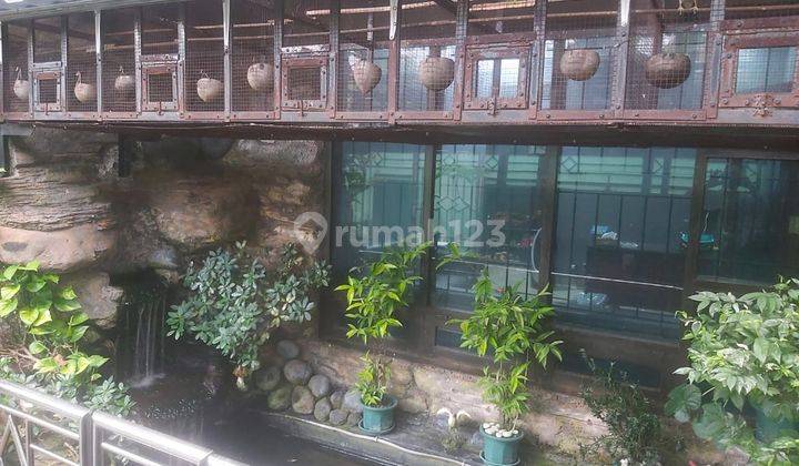 Rumah Cantik Dengan Pintu Dan Kusen Kayu Jati. 1