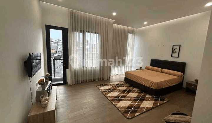 RUMAH MEWAH DAN NYAMAN DI PETOJO JAKARTA PUSAT