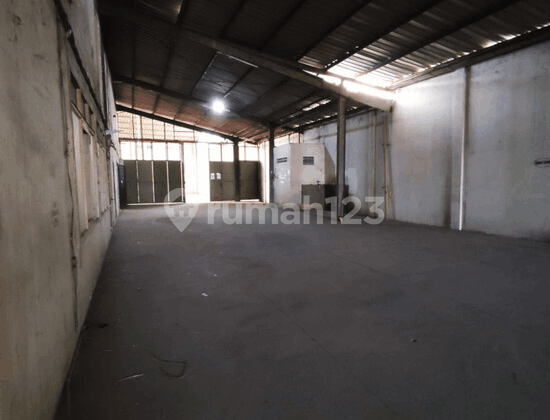 Warehouse Spacious Area Flood Free In Jatinegara Kaum R1910