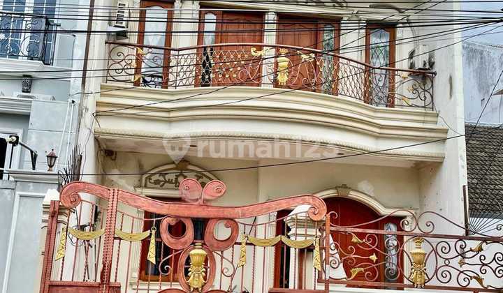 Rumah Sewa 2.5 Lantai Bagus Semi Furnished SHM Sunter, Jakarta Utara