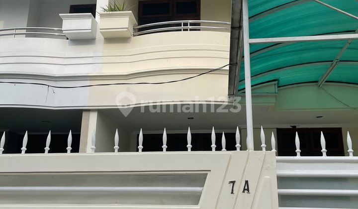 4418-Lu Li di Sewakan Rumah 2,5 Lantai Disunter