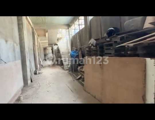 House Suitable for Online Warehouse, Residence & Business Place, SHM Certificate, Jembatan Lima, West Jakarta